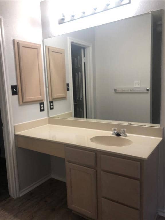 Building Photo - 1304 Devil Ridge