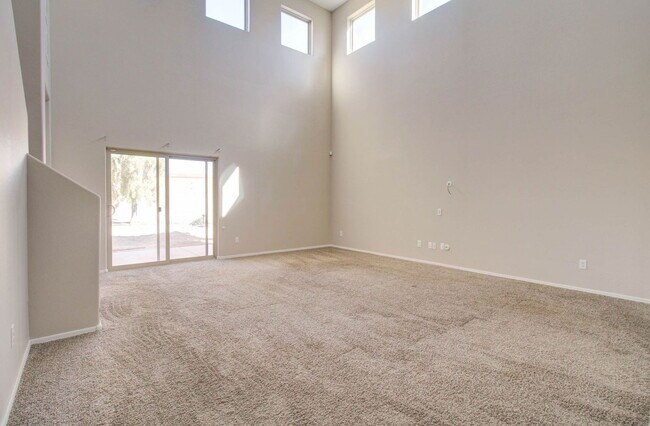 Building Photo - 42098 W Balsa Dr