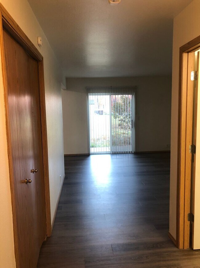 Building Photo - 226 S 59th St