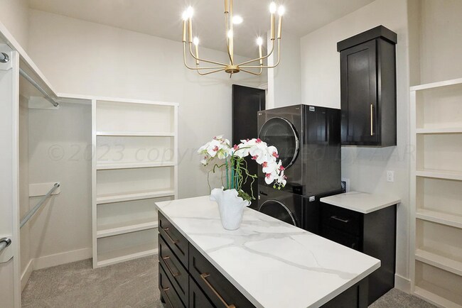 Building Photo - 9405 Rockridge Pkwy