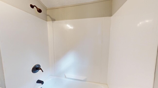 Building Photo - Stockyards Area - 2 Bedrooms - Single Fami...