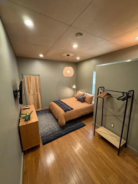 Building Photo - 157 43rd St