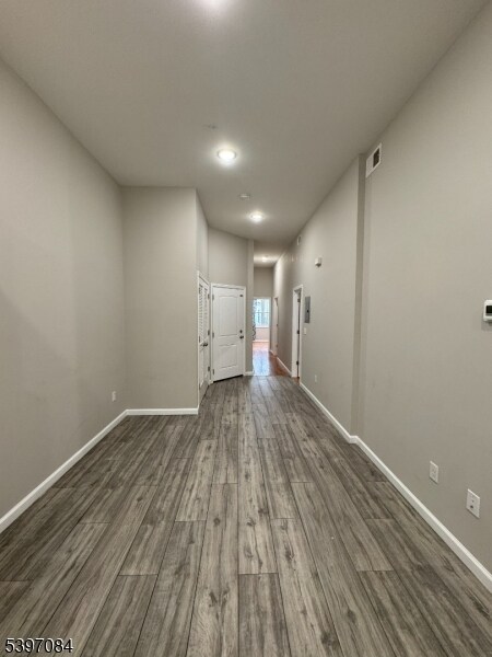 Building Photo - 154 Garside St