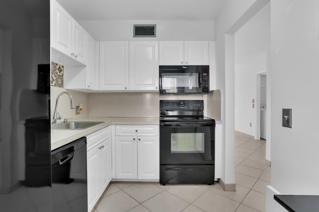 Building Photo - 4290 Deste Ct