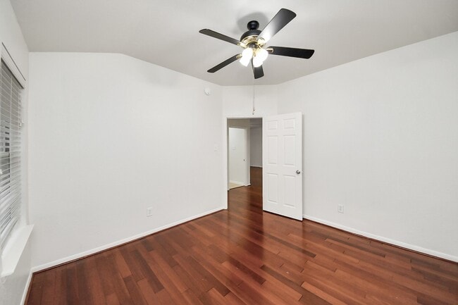 Building Photo - 2412 Appian Way