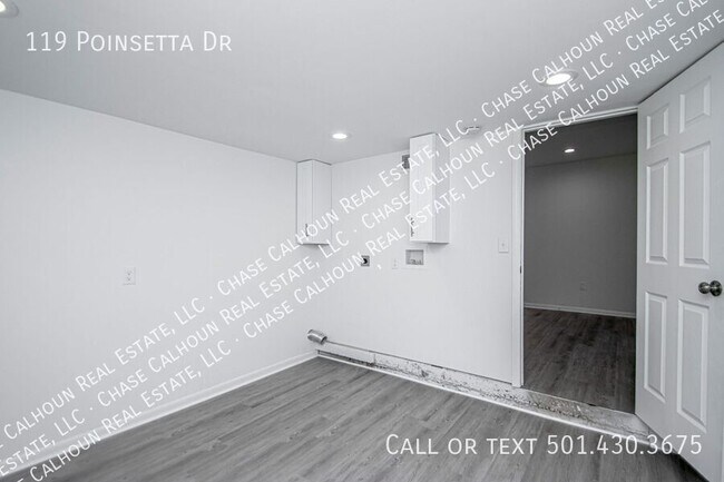 Building Photo - 119 Poinsetta Dr