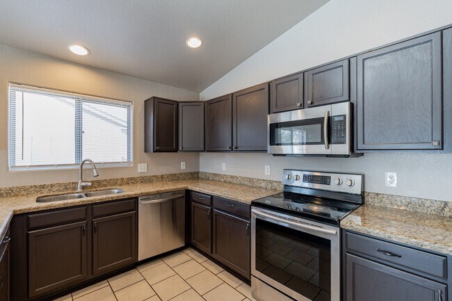 Building Photo - 8220 N Freshwater Ln