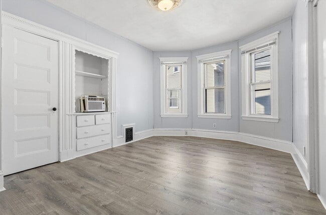 Building Photo - 403 Ferry St