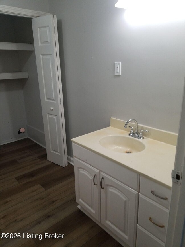 Building Photo - 9812 Saturn Dr