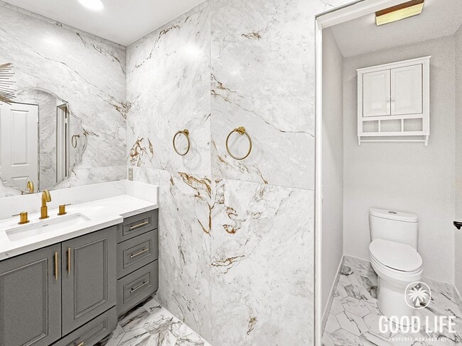 Building Photo - Price Reduced! Stunning Irvine 4BR Home – Private Yard & 2-Car Garage