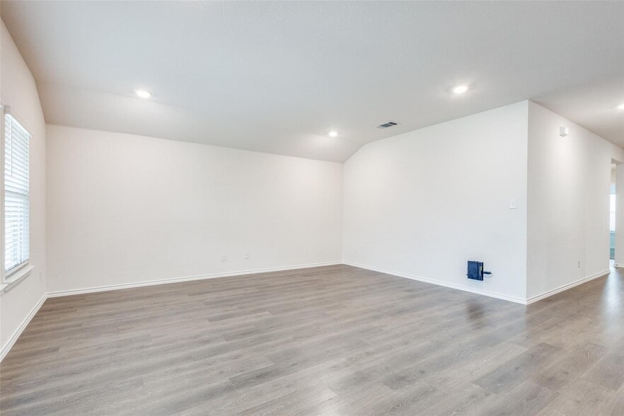 Building Photo - 111 Barbara Ln