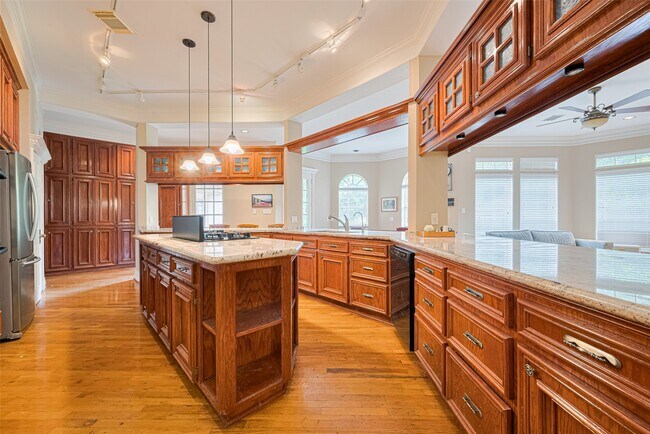 Building Photo - 3665 Maranatha Dr