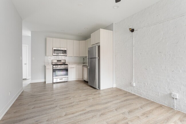 Building Photo - 6114 N Winthrop Ave