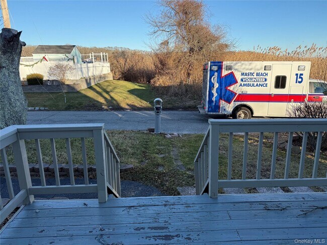 Building Photo - 48 Park Dr