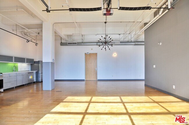 Building Photo - 1850 Industrial St