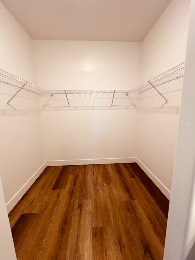 Building Photo - Your Vineyard Home – 3?Bed, 2?Bath Condo