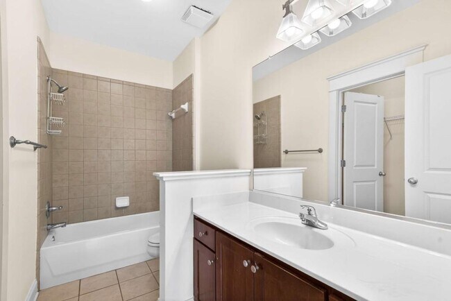 Building Photo - 655 Mead St SE