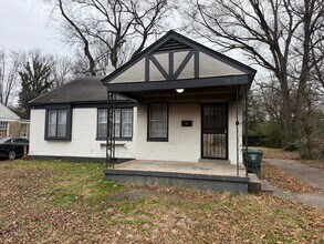 Building Photo - Charming 3-Bed, 1-Bath Home with Spacious Yard