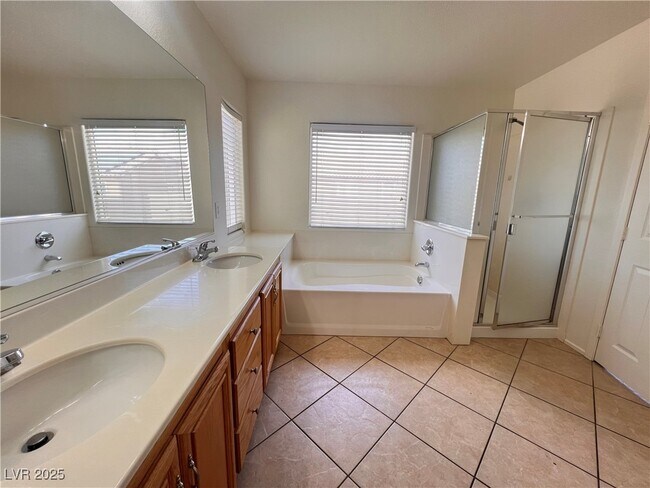 Building Photo - 5628 Granville Lake St