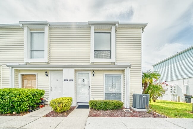 Building Photo - 11912 Cypress Hill Cir
