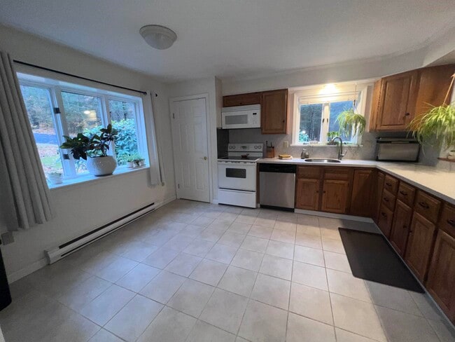 Building Photo - 33 Harbor Way