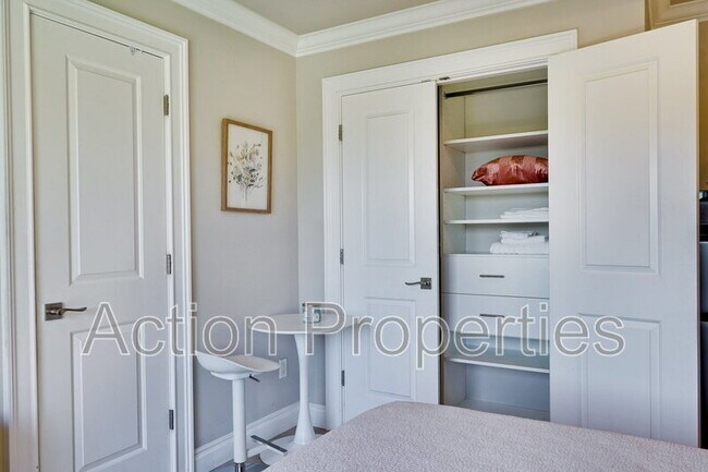 Building Photo - 2185 Chuleta Ct