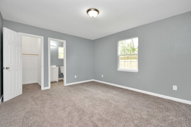 Building Photo - 7429 Springdale St