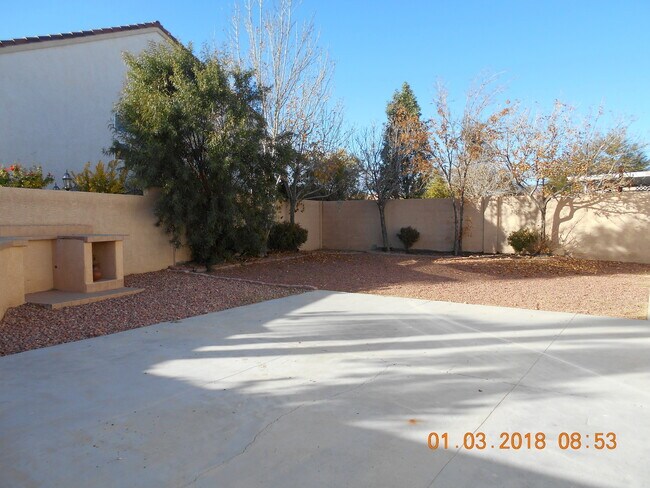 Building Photo - SPACIOUS Single Story in NLV!