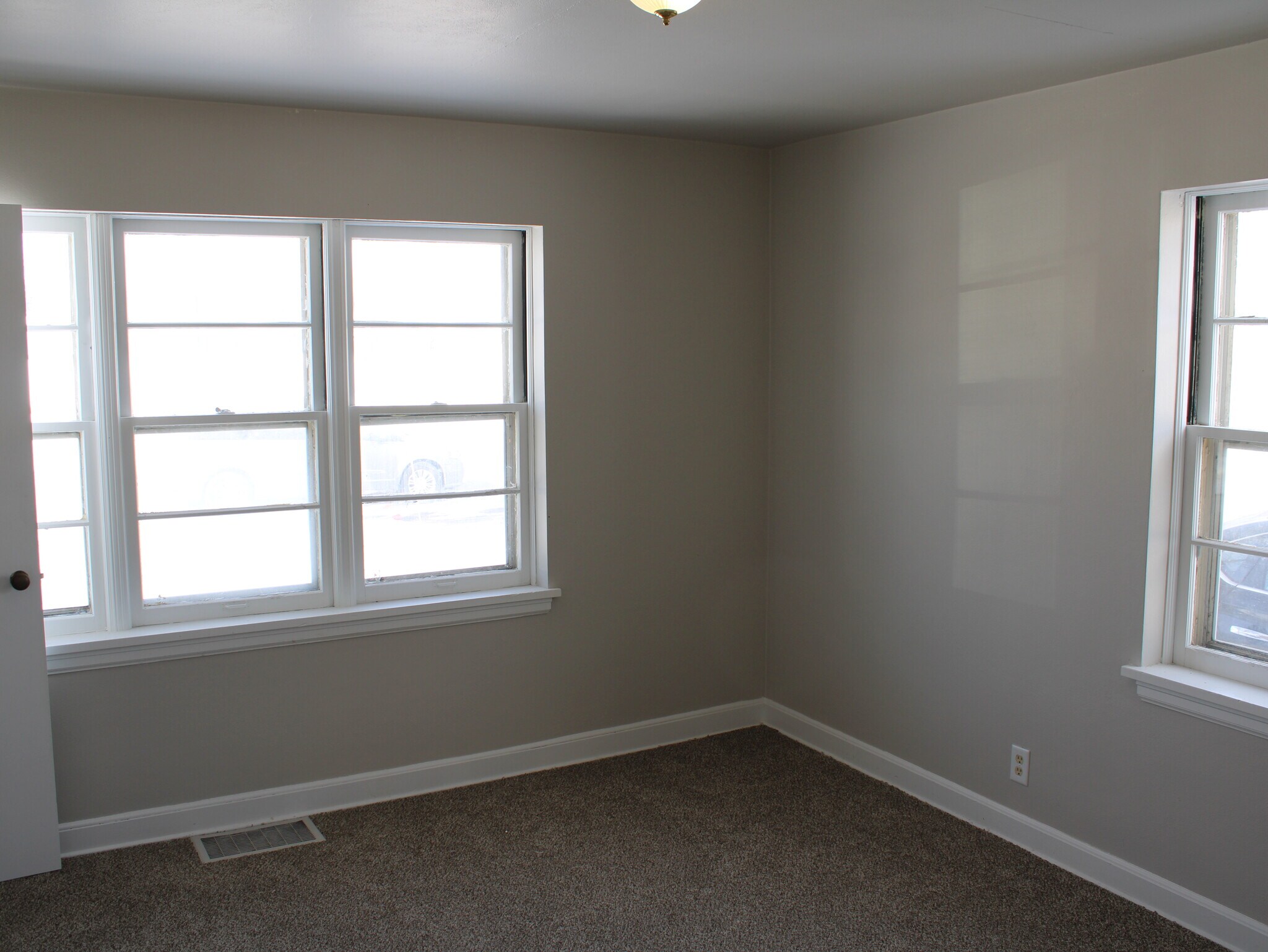 Building Photo - 483 S Military Rd