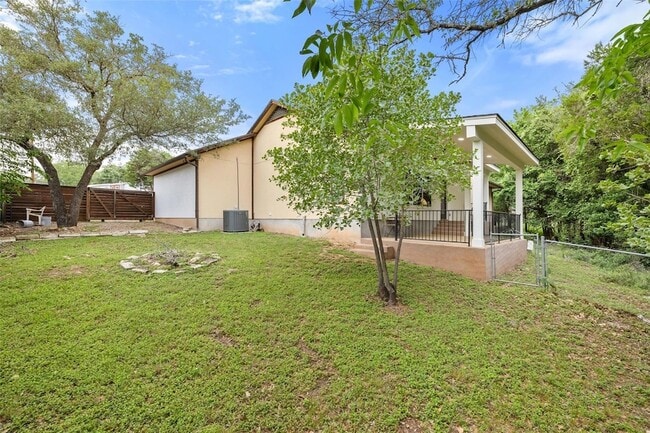 Building Photo - 1301 S Quinlan Park Rd