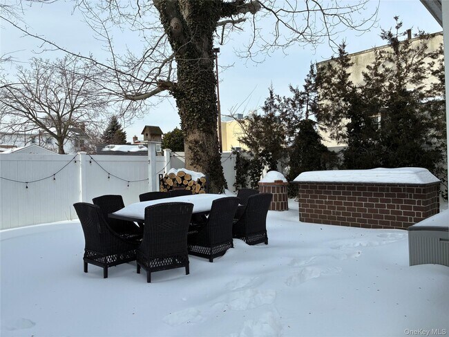 Building Photo - 24 Alice Ct