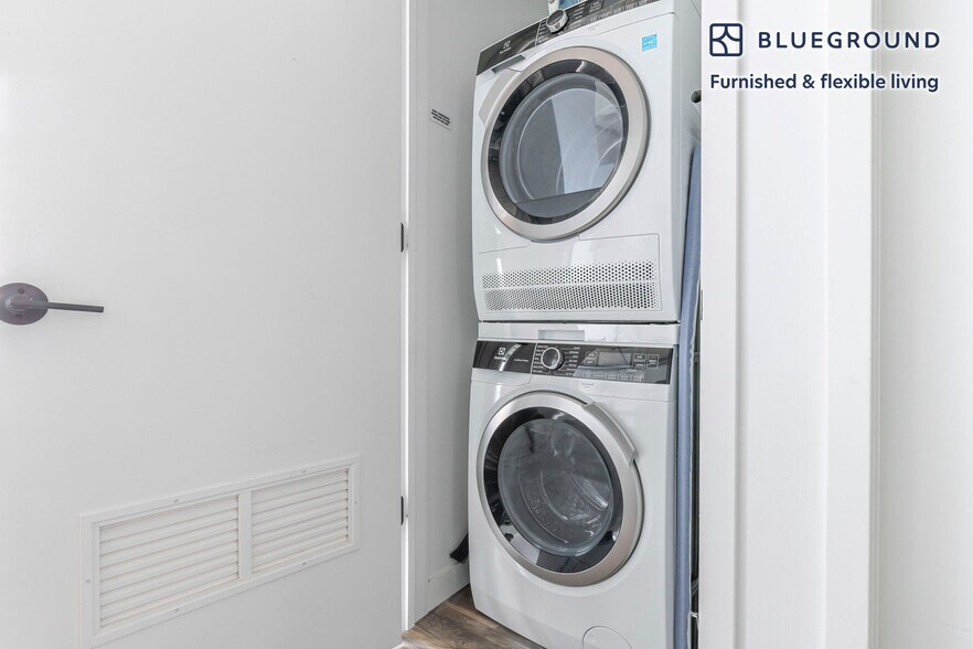 Building Photo - 61 W Erie St