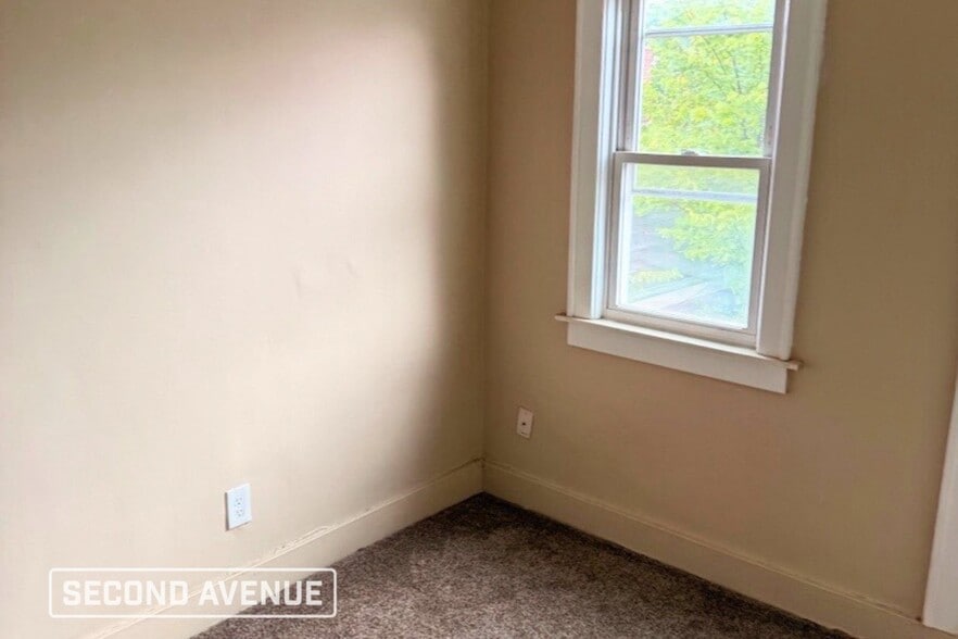 Building Photo - 1168 Champaign Rd