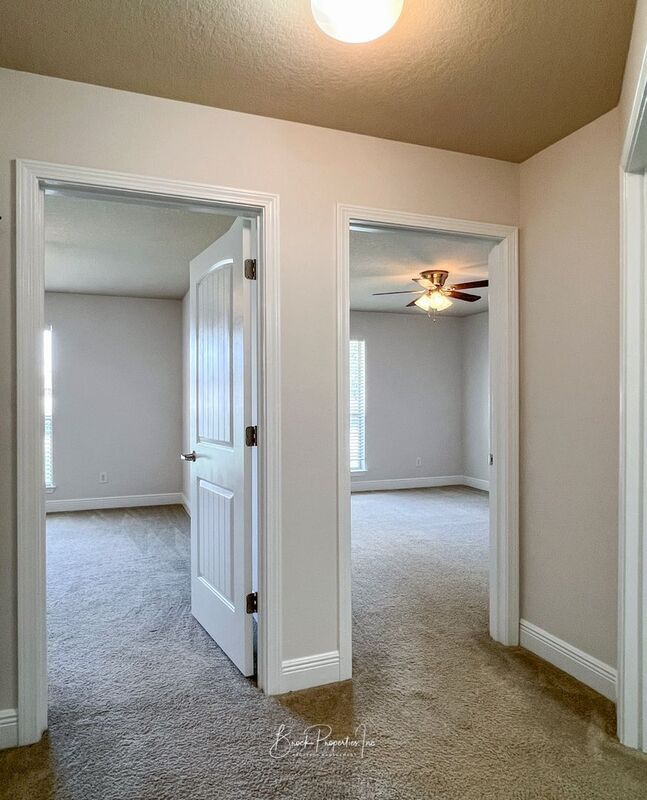 Building Photo - 2080 Stennis Dr