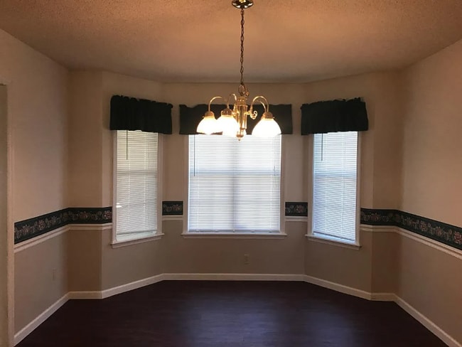 Building Photo - 4274 Hampton Dr