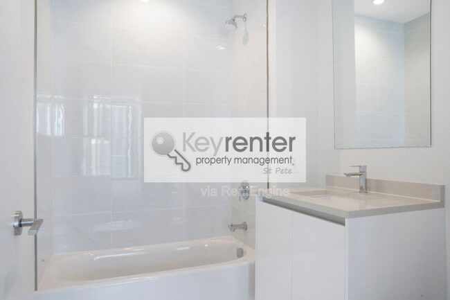 Building Photo - 400 Central Ave