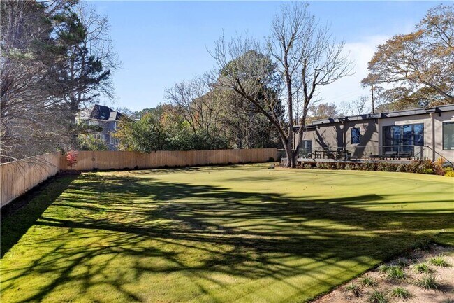 Building Photo - 3600 Lower Roswell Rd