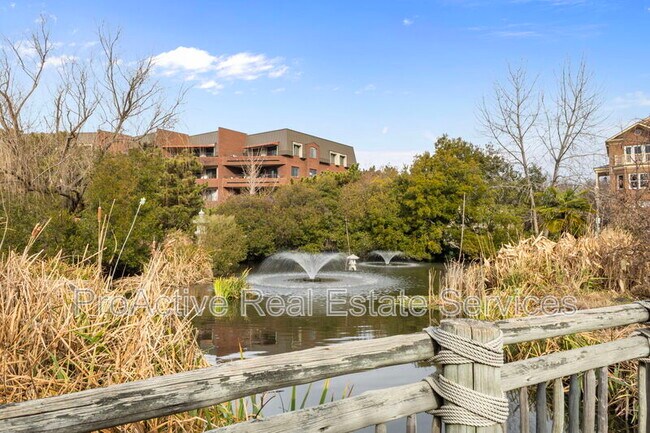 Building Photo - 300 Yarmouth St