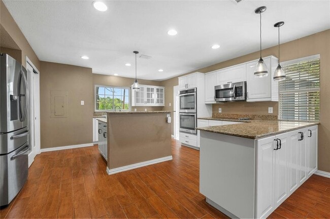Building Photo - 13003 S Madrone Trail