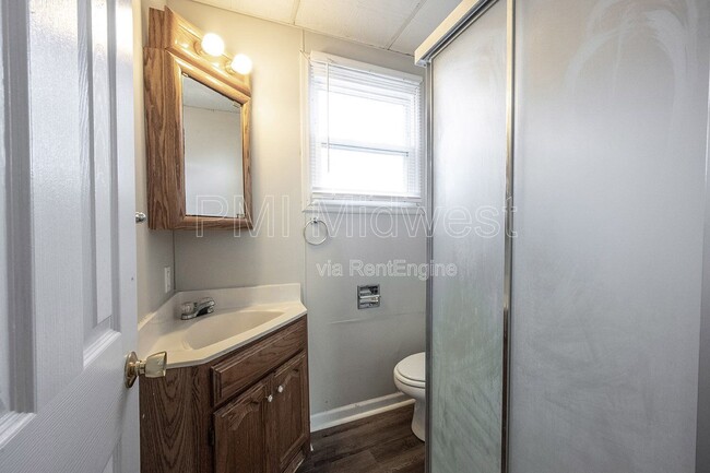 Building Photo - 8830 E 35th St