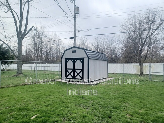 Building Photo - 311 Maple St