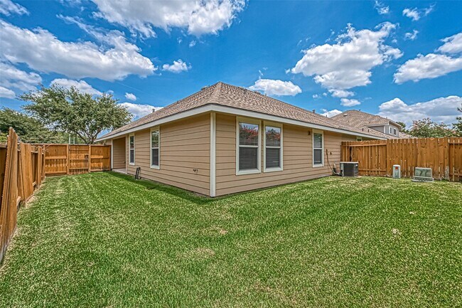 Building Photo - 5230 Garnetfield Ln