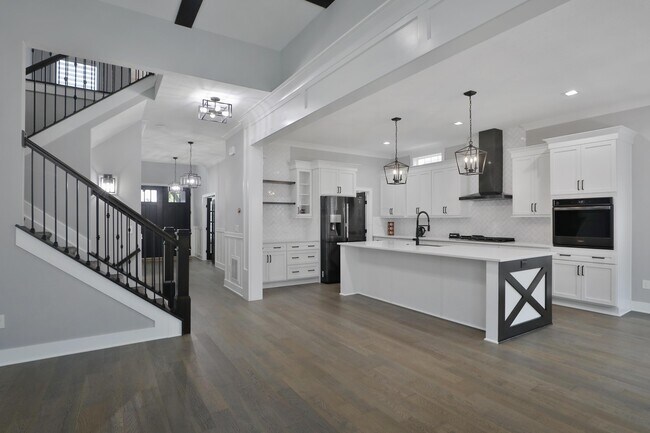 Building Photo - 2246 Koester