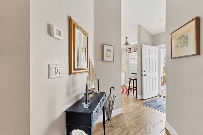 Building Photo - 513 Woodstork Cir
