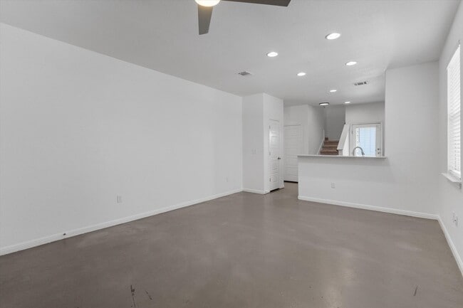 Building Photo - 5804 Loblolly Ln
