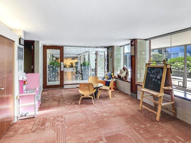 Building Photo - 400 E Randolph St