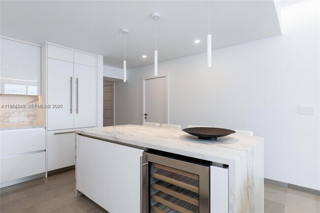 Building Photo - 88 SW 7th St