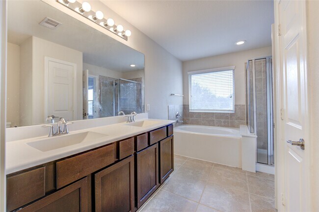 Building Photo - 6442 Haywards Crossing S Cir