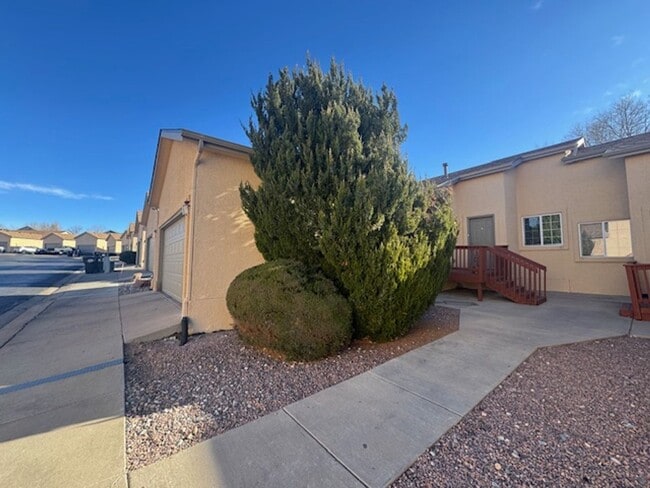 Building Photo - Charming 3BD Townhome in Gated Community just minutes from Peterson AFB & Fort Carson - Security ...