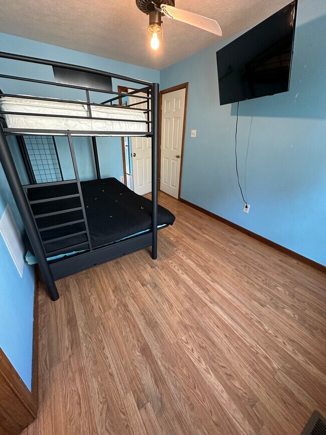 Building Photo - 6095 Anvil Ln